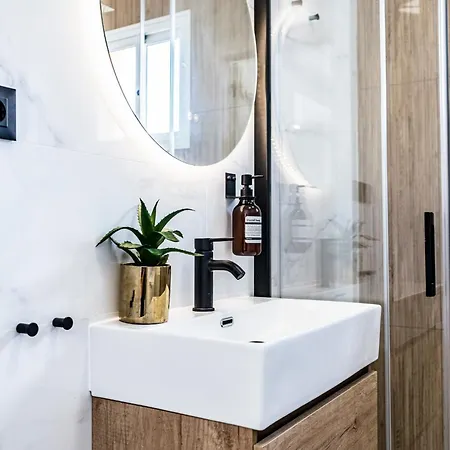 Exclusive Penthouse - Big Balcony & Private Garden