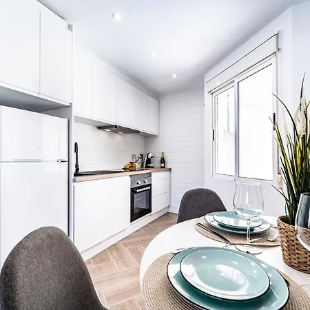Exclusive Penthouse - Big Balcony & Private Garden *