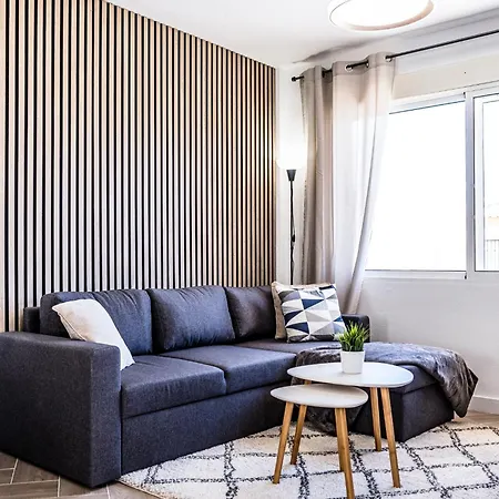 Exclusive Penthouse - Big Balcony & Private Garden Apartment *